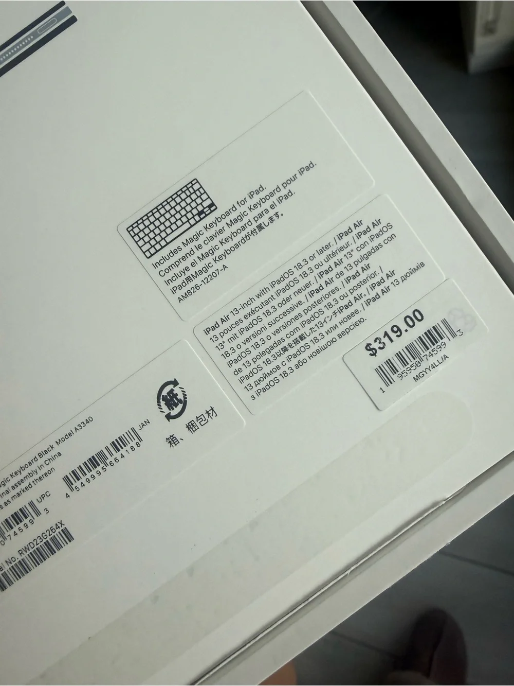 Apple iPad Magic Keyboard in White